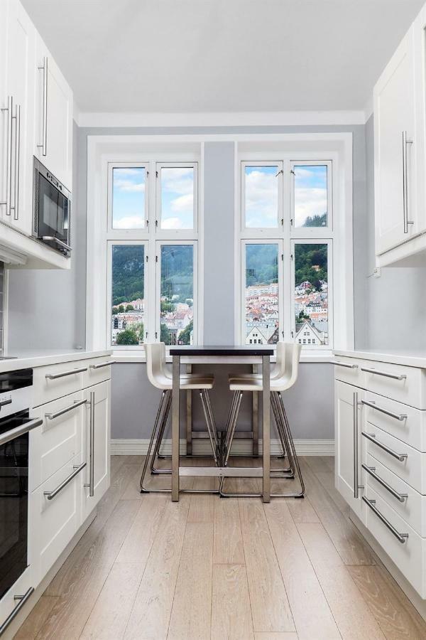 Apartment With Beautiful View To Bryggen Bergen Esterno foto